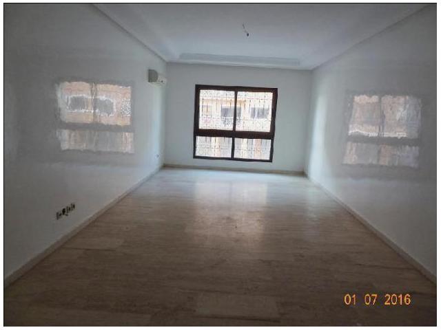 très bel appartement à coté de AMOUD