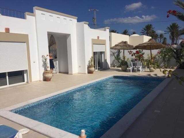 Très belle villa avec piscine Djerba