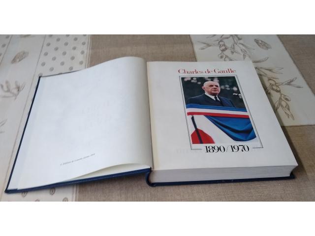 Très joli livre de la vie extraordinaire de Charles De Gaulle