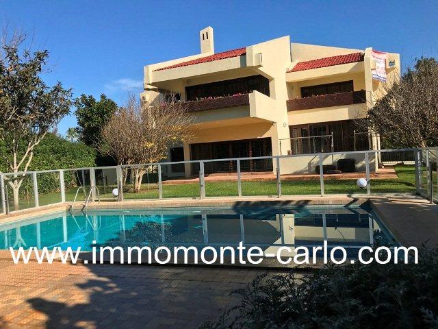 Très jolie villa d’architecte avec piscine à souissi Rabat
