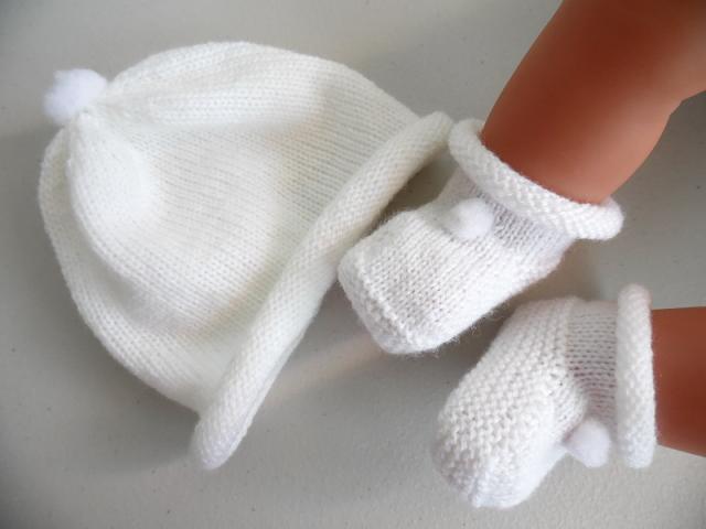 Photo Tricot laine bébé fait main bonnet  à pompon image 1/4