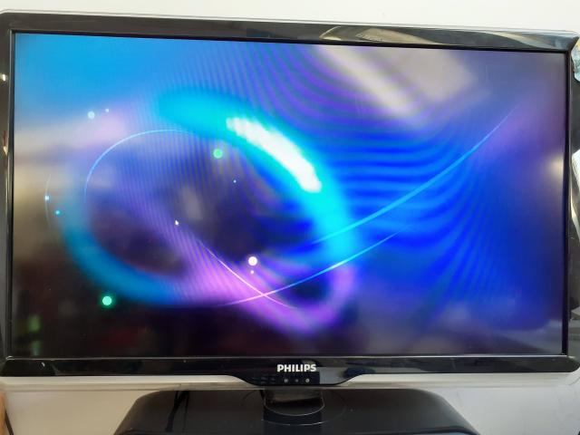 Photo TV LCD 32’’ Ambilight Philips – TOP ! image 1/6