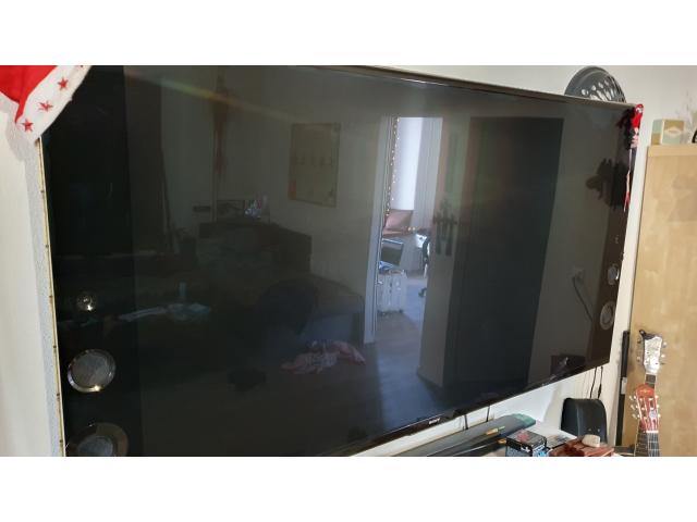 Photo TV SONY 4K UHD image 1/2