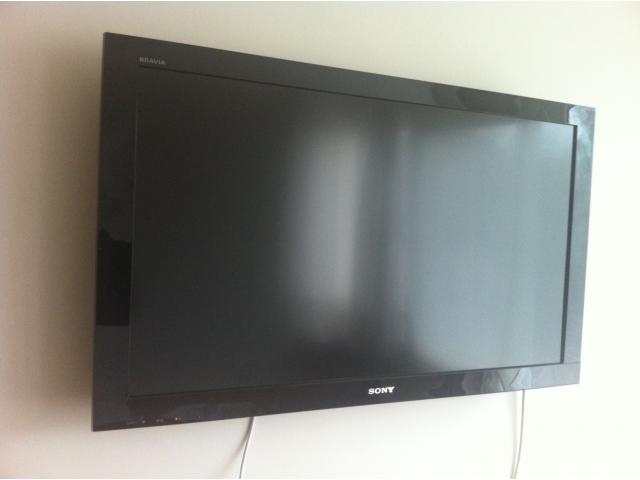 Photo TV SONY KDL-40BX400   - for sale - moving abroad image 1/2