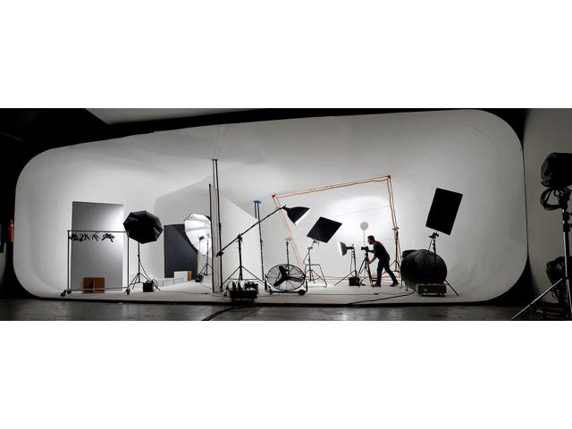 Photo Un shooting de star dans un vrai studio professionnel ! image 1/1