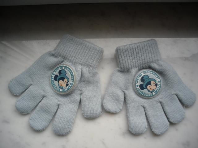 Photo une paire de gants mickey couleur bleu ciel comme neuf image 1/2