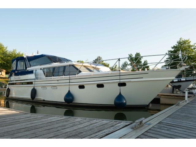 VEDETTE VALK ROYAL 45
