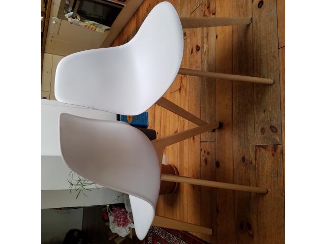 Photo Vend 4 chaise SARA blanches image 1/2