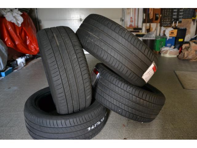 Vends 4 pneus Eté Michelin 235/45/18
