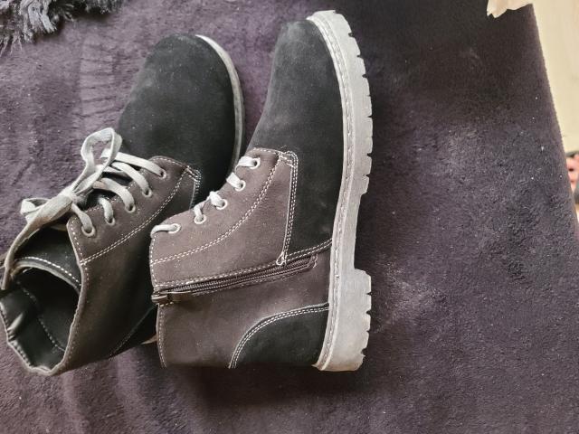 Vends chaussures montante