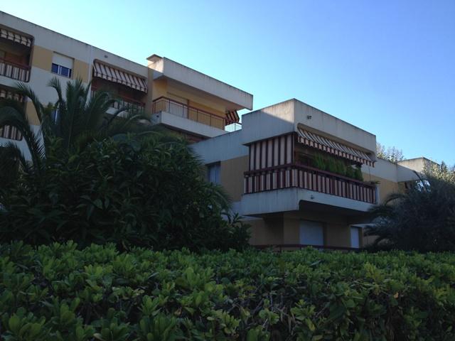 vente dernier étage appartement avec terrasse sur VALLAURIS (06220)
