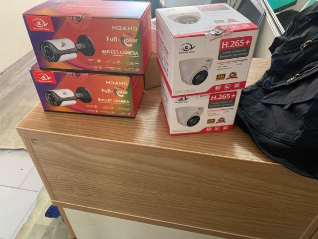 Photo VENTE ET INSTALLATION DE CAMERA DE SURVEILLANCES POUR VOUS LOCAUX AU SENEGAL image 1/5