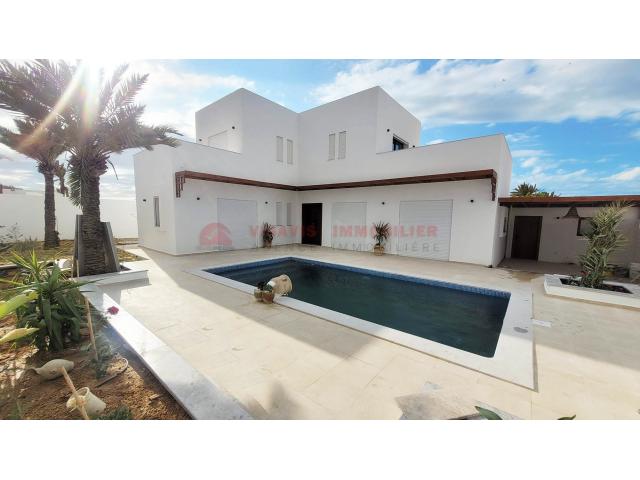 Vente villa avec piscine Djerba zone urbaine titre bleu