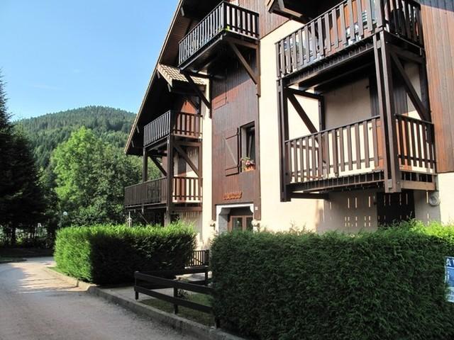 Photo VENTRON (Hautes-Vosges) : A l'entrée du village de VENTRON, dans une résidence - chalet, bel apparte image 1/6