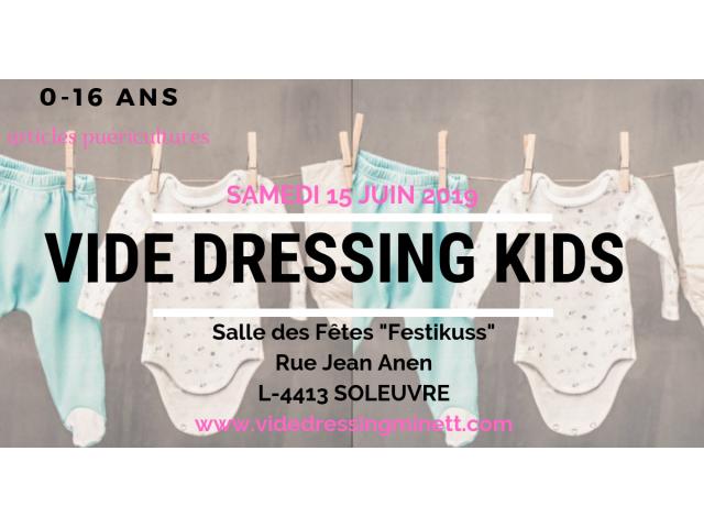 Photo Vide Dressing enfants géant 650 m2 de shopping image 1/3