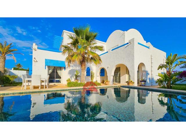 VILLA AVEC PISCINE À HOUMT SOUK DJERBA - RÉF L768