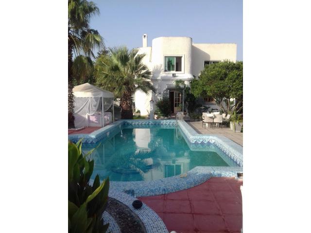 Villa + Bungalow avec piscine et jardin