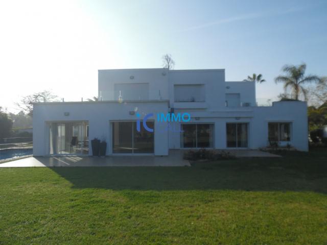 Villa de 2000 m² en location située à Souissi