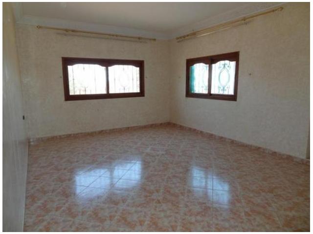 VILLA DE 300M² AVEC TERRAIN DE 2000M² À 20MN DE MARRAKECH