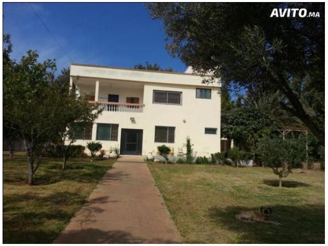 Villa de 3260m2 sur Hay El Andouse Harhoura