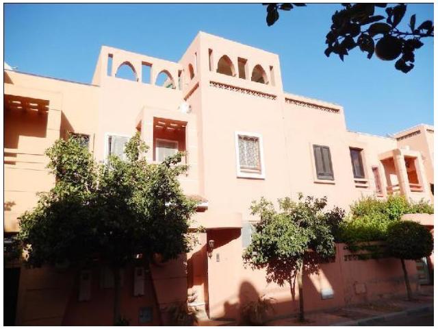 Villa de 5 chambres avec jardin piscine