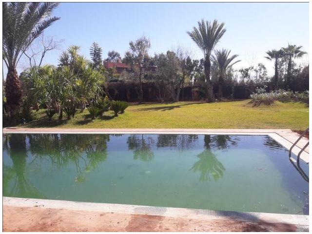 Villa de charme à louer vide de 5ch vc piscine à Av Med 6