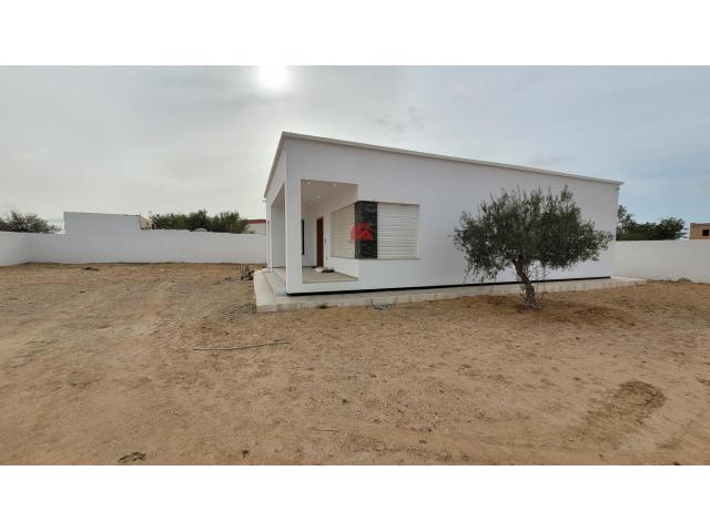 VILLA DE PLAIN-PIED À DJERBA HOUMT SOUK - RÉF V674