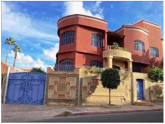 Villa familiale de style marocain vc belle terrasse à Issil