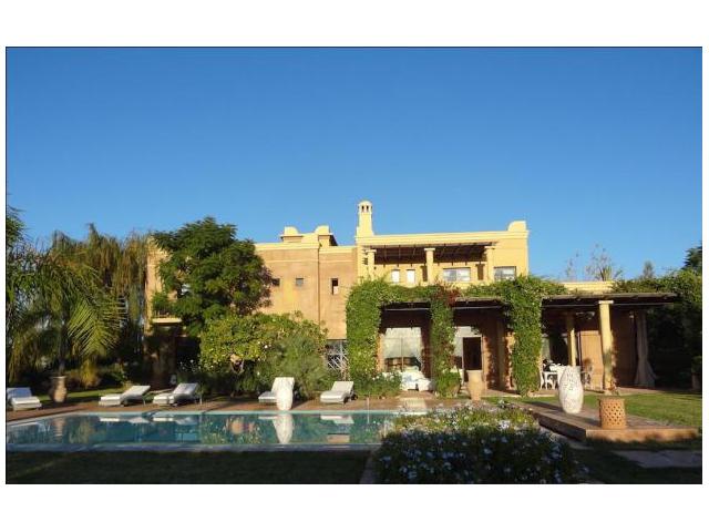 Villa grand standing de 5 suites avec piscine