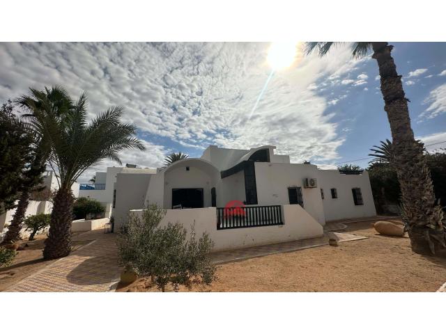VILLA MEUBLÉE EN ZONE TOURISTIQUE DJERBA - RÉF L761