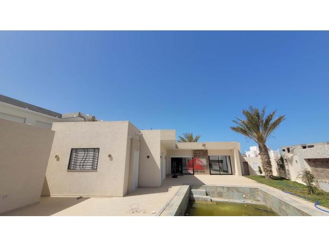 VILLA MEUBLÉE EN ZONE TOURISTIQUE DJERBA - RÉF V701