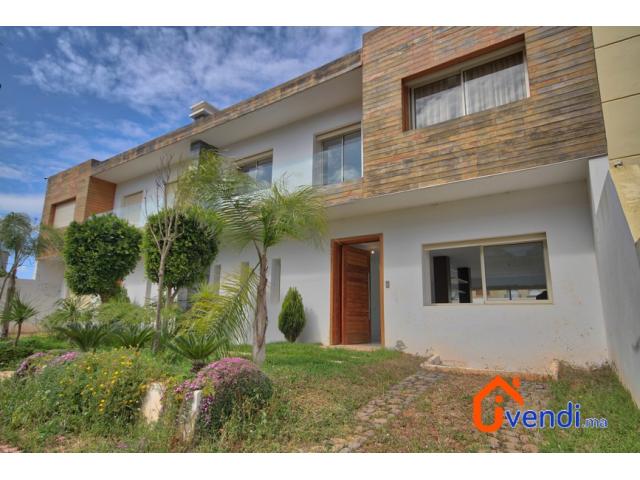 Villa NEUVE 412m² sur 3 niveaux à vendre – Dar Bouazza