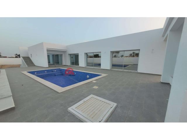 VILLA NEUVE À HOUMT SOUK DJERBA - RÉF V680