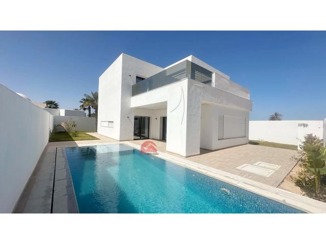 VILLA NEUVE À VENDRE À LA ZONE TOURISTIQUE MEZRAYA ZA - RÉF V640