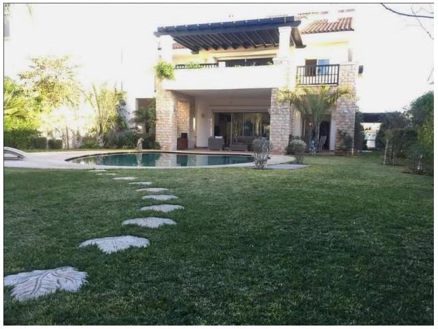 Photo Villa prestigieuse avec piscine et jardin à darbouazza image 1/6