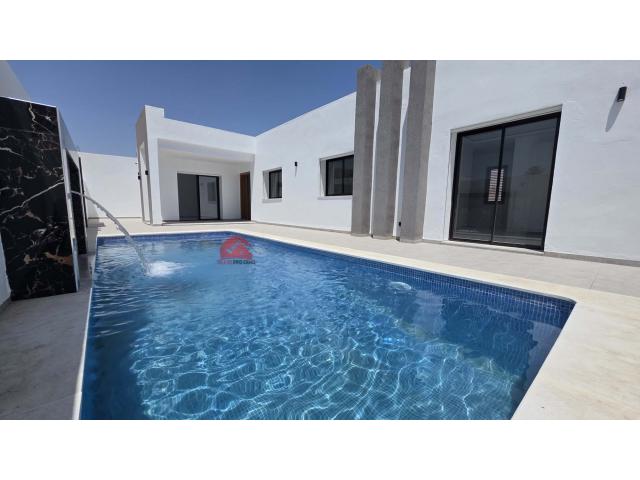 VILLA TITRÉE À DJERBA TEZDAINE ZA - RÉF V718