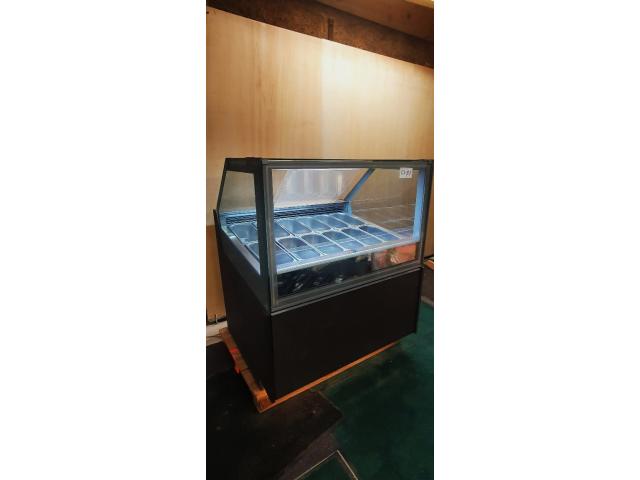 VITRINE A GLACES      (CS 01)