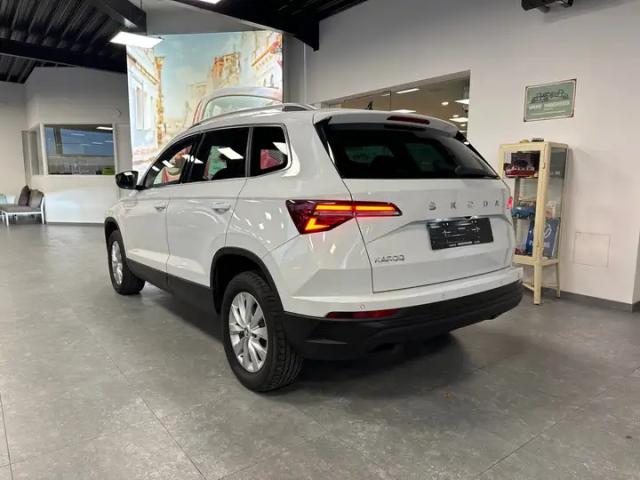 VOITURE A VENDRE c la skoda karoq clever 1,5tsi 110km 6 speed mech cylindree 1498cc 8cv eu6