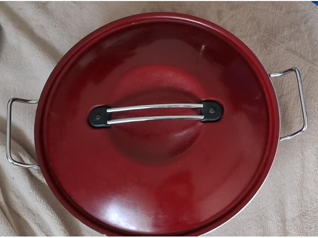 Wok avec couvercle