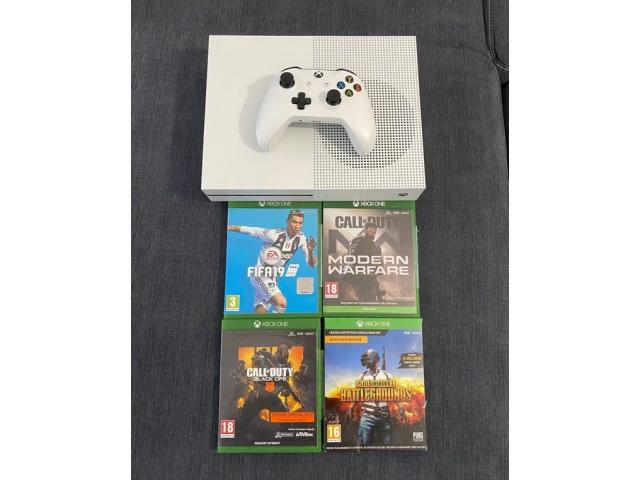 Xbox One S 1TB + 4 jeux + manette