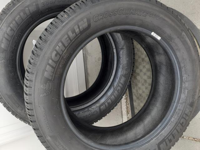 Photo 2 pneu neuf Michelin 235/55/17 image 2/2