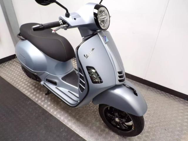 Photo 2023 PIAGGIO VESPA GTS 300 SUPERTECH image 2/4
