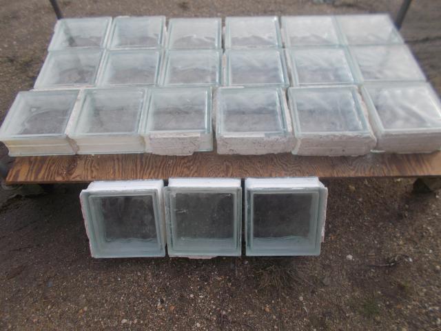 Photo 21 carreaux de verre faire prix image 2/4