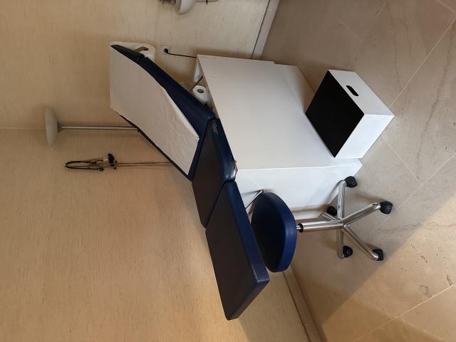 Photo 3 Tables d’examen médical image 2/3