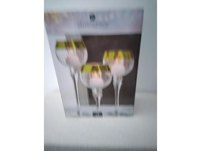 Photo 3 vases pied toujours dans la boite image 2/2