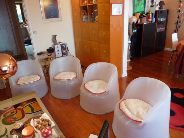 Photo 4 fauteuils IKEA empilables image 2/2