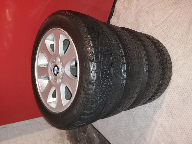 Photo 4 pneus avec jantes BMW série 1 image 2/3