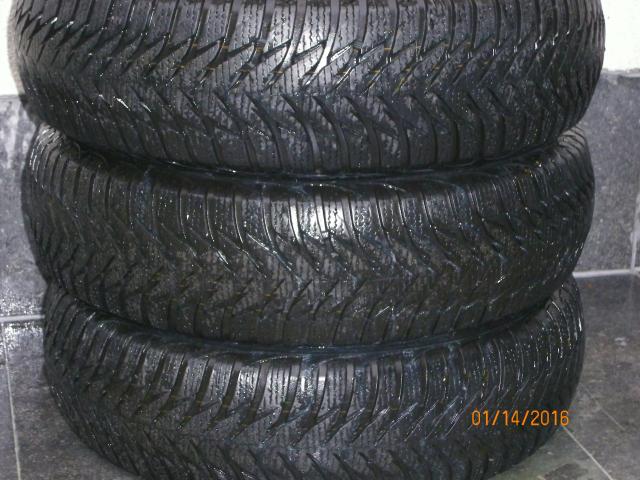 Photo 4 pneus hiver Goodyear 185/65 R15 88 T ultragrip 8 image 2/3