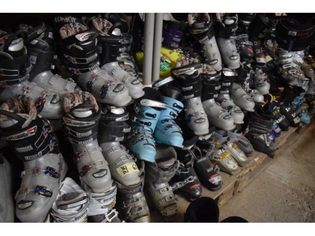 Photo 600 paires de chaussures de ski kids, ado, adultes image 2/6