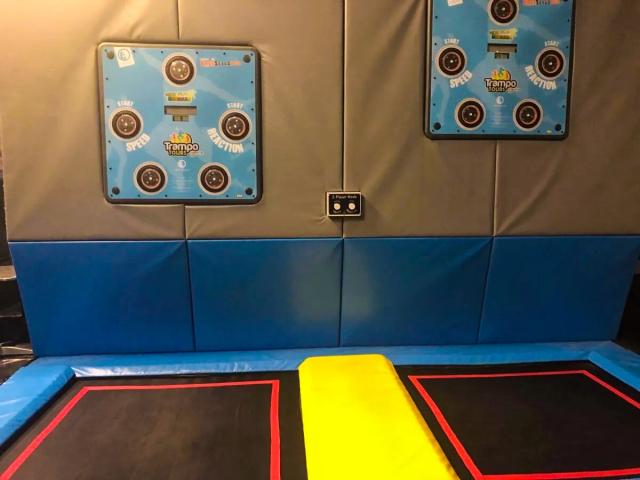 Photo 600m2 de Trampolines quasi neufs image 2/6